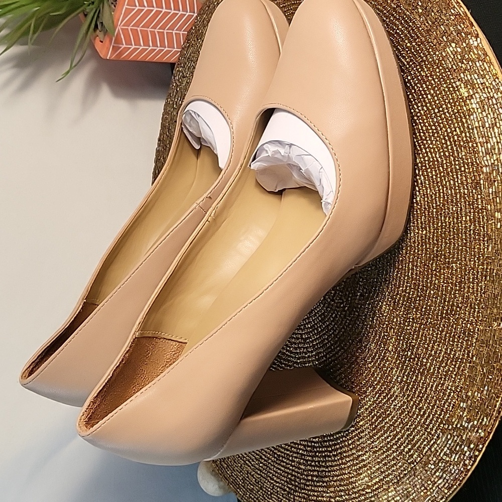 New Naturalizer Tan Heels 9.5